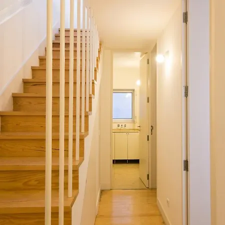 Traveling To 311 Chiado Principe Real Apartament *